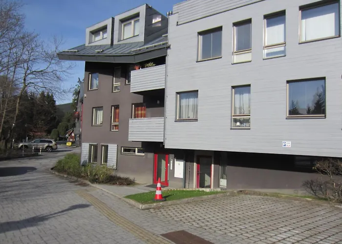 Family Resident S Terasou, Garazi, Kuchynskou Linkou, Vhodne I Pro Rodiny S Detmi, U Sjezdovky Pro Deti, Bobove Drahy, Free Garage, Free Wifi, Vyhled Do Zahrady S Posezenim Na Terase, Detske Hriste V Arealu Apartment