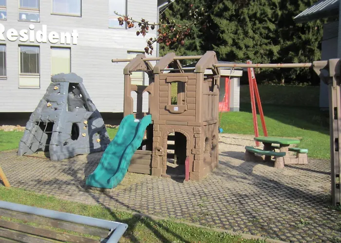 Family Resident S Terasou, Garazi, Kuchynskou Linkou, Vhodne I Pro Rodiny S Detmi, U Sjezdovky Pro Deti, Bobove Drahy, Free Garage, Free Wifi, Vyhled Do Zahrady S Posezenim Na Terase, Detske Hriste V Arealu *